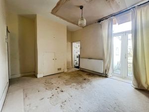 Dining room- click for photo gallery